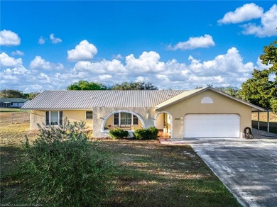 Lake Istokpoga Home Active Under Contract in Sebring Florida