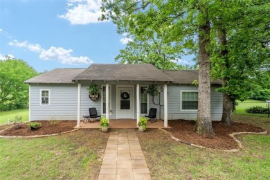Turnkey Cozy Cottage on Cedar Creek Lake - A Slice of Utopia!
- Lake Home For Sale in Tool, Texas