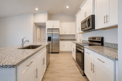 Fabulous Like-New Home located in small quiet Cul de sac. This - photo 6