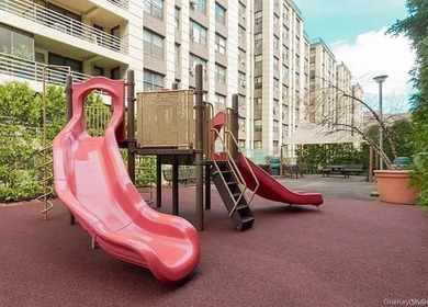 Welcome to Walden Terrace in Rego Park, this highly desirable - photo 9