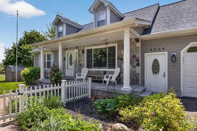 Spacious and beautifully maintained 4-bedroom, 4-bath home - photo 4