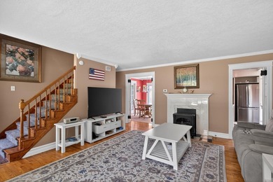 Spacious and beautifully maintained 4-bedroom, 4-bath home - photo 9