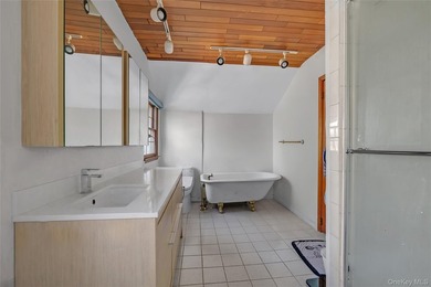 Don't miss this detached single-family residence offering five - photo 13