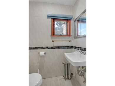 Don't miss this detached single-family residence offering five - photo 14