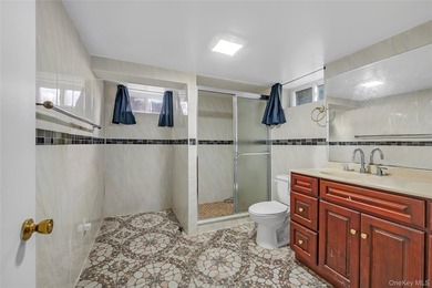 Don't miss this detached single-family residence offering five - photo 15