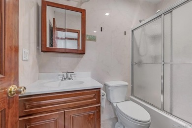 Don't miss this detached single-family residence offering five - photo 16