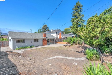Charming upper May Valley 3 bedroom/ 2 bath home with a - photo 21