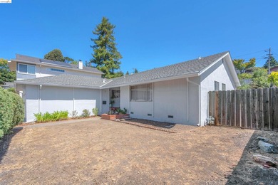 Charming upper May Valley 3 bedroom/ 2 bath home with a - photo 26