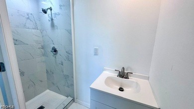 Welcome to the highly sought-after 55+ gated waterfront - photo 10