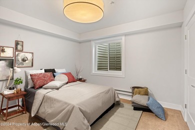 Welcome to your dream home! This fabulous 4-bedroom modern - photo 12