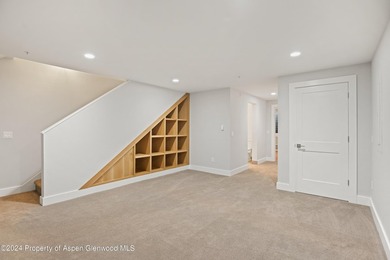 Welcome to your dream home! This fabulous 4-bedroom modern - photo 16