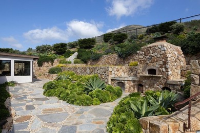 Set between the dramatic Carmel coastline and the Santa Lucia - photo 17