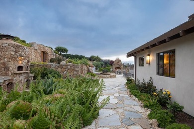 Set between the dramatic Carmel coastline and the Santa Lucia - photo 18