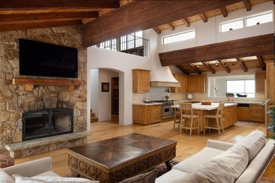 Set between the dramatic Carmel coastline and the Santa Lucia - photo 26