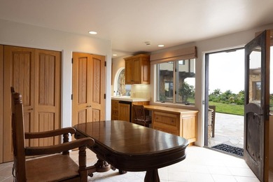 Set between the dramatic Carmel coastline and the Santa Lucia - photo 54