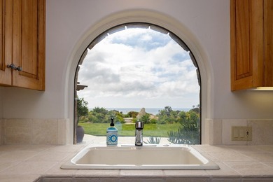Set between the dramatic Carmel coastline and the Santa Lucia - photo 55