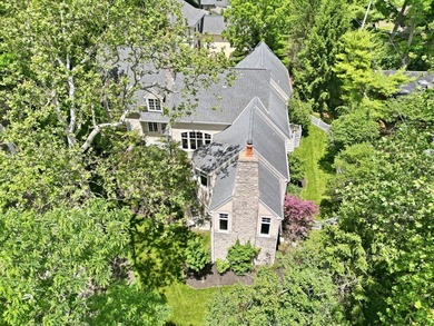 This exceptional custom-built home offers over 6000 square feet - photo 3