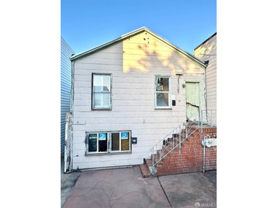 FIXER,but a great investment opportunity ! Public transportation - photo 1