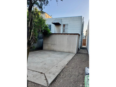 FIXER,but a great investment opportunity ! Public transportation - photo 3