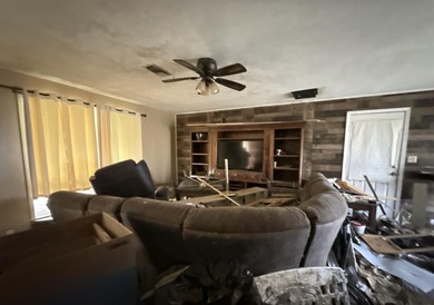 This home sits on a large lot and a functional single-level - photo 7
