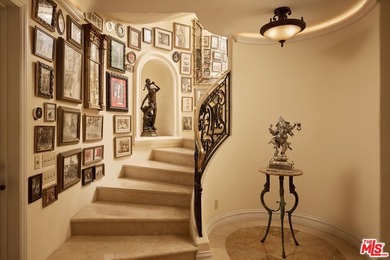 A romantic European-inspired villa in Santa Monica's coveted - photo 11