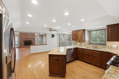 Pride of ownership at every turn, spacious floor plan & quality - photo 12