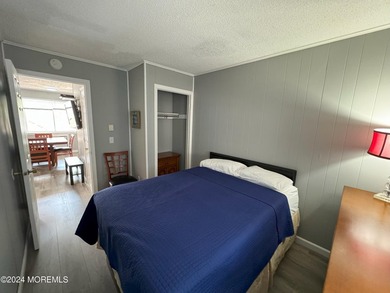 40 Units Ocean Block. Could do $65,000-$75,000/Month Year Around - photo 17