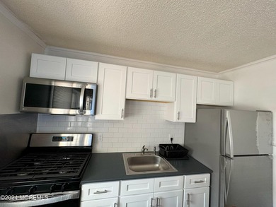 40 Units Ocean Block. Could do $65,000-$75,000/Month Year Around - photo 18