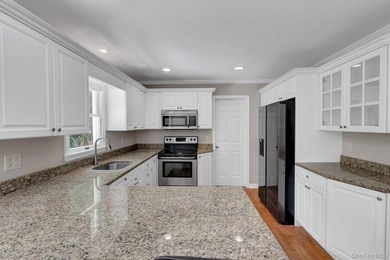 Ready for room to spread out? This generously proportioned - photo 10
