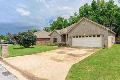 Perfectly maintained all-brick home in Gap Creek! Beautiful - photo 2