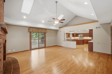Pride of ownership at every turn, spacious floor plan & quality - photo 23