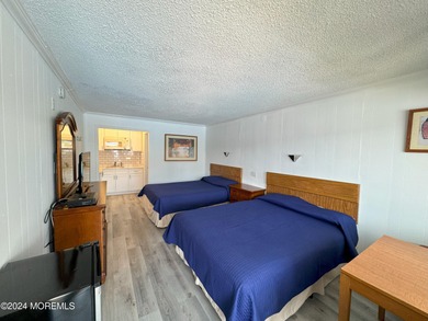 40 Units Ocean Block. Could do $65,000-$75,000/Month Year Around - photo 26