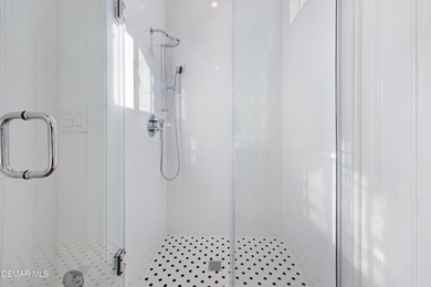 641 W La Loma Ave presents an extraordinarily rare opportunity - photo 36