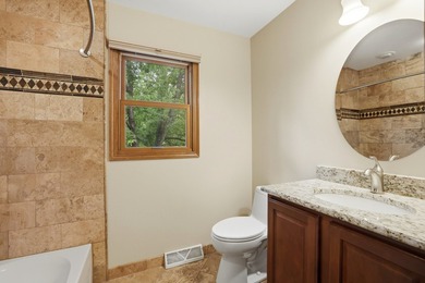 Pride of ownership at every turn, spacious floor plan & quality - photo 42