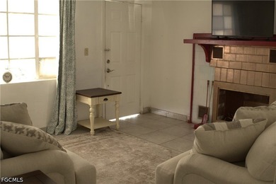 Welcome home located on a spacious corner lot in a quiet North - photo 5