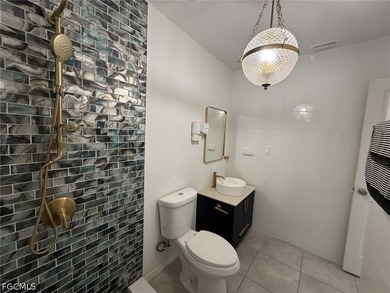 Welcome home located on a spacious corner lot in a quiet North - photo 9