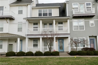 Lake Erie - Lorain County Townhome/Townhouse For Sale in Lorain Ohio