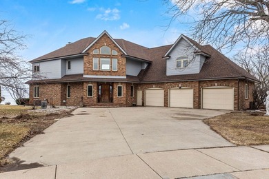 Experience luxury lakefront living on the shores of Lake - photo 2