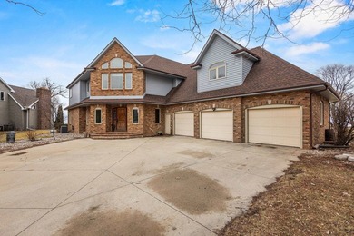 Experience luxury lakefront living on the shores of Lake - photo 3