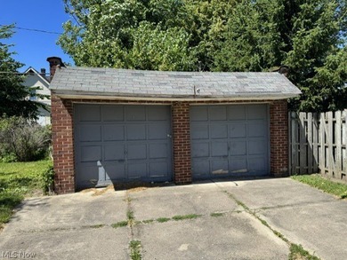 Investment Opportunity in this cape cod style home on the - photo 5