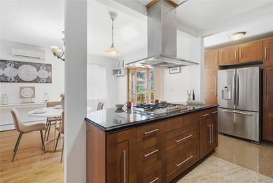 Location, Location! Turn-Key Gem Near Bowne Park Beautifully - photo 9