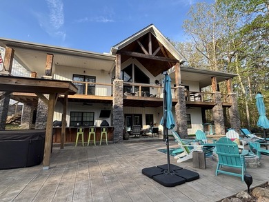 Greers Ferry Lake Home For Sale in Shirley Arkansas