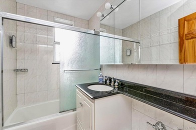Oversized and bright two bedroom, one bathroom corner apartment - photo 11