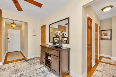 Oversized and bright two bedroom, one bathroom corner apartment - photo 12