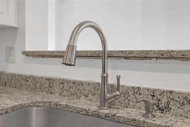 The Oaks at Buckhead Live the high life in the heart of Buckhead