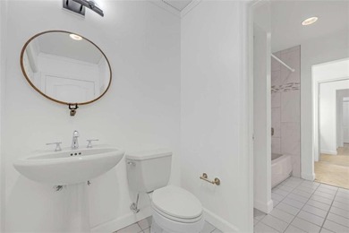 The Oaks at Buckhead Live the high life in the heart of Buckhead