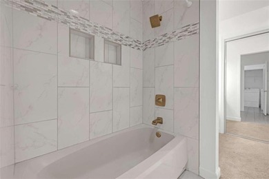 The Oaks at Buckhead Live the high life in the heart of Buckhead