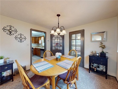 Welcome to this pride-of-ownership Colonial, ideally located - photo 10