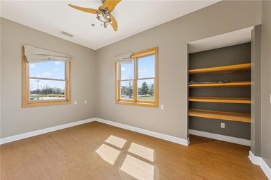 Excellent opportunity for an owner-user or investor seeking a - photo 31