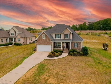 OPEN HOUSE SUN. 7/19 2-4PM! Stunning 4 bedroom, 3 full bath home - photo 2